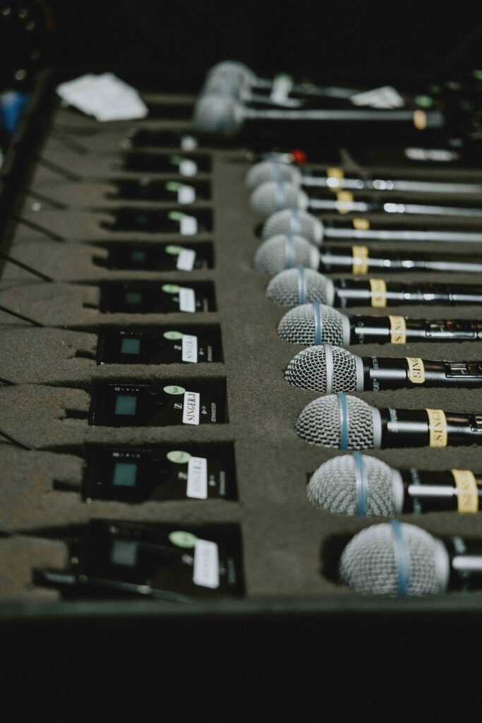 Conference interpreting equipment with microphones